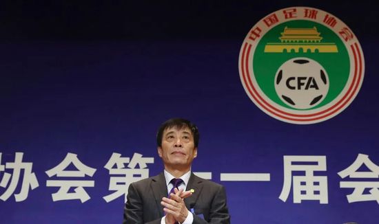 巴黎高定：Chanel秀周迅、刘雯、刘诗诗三姝比美 2017-07-05 当地时间2017年7月4日，法国巴黎，2017/18秋冬巴黎高定时装周：Chanel 明星观秀。
