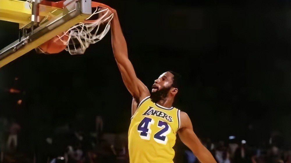 舒淇从演员到导演的转型，不仅是个人职业生涯的突破，更是女性创作者在影坛中不断成长的缩影。